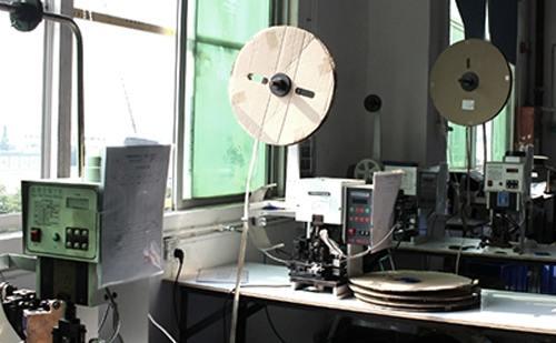 连剥带打端子机